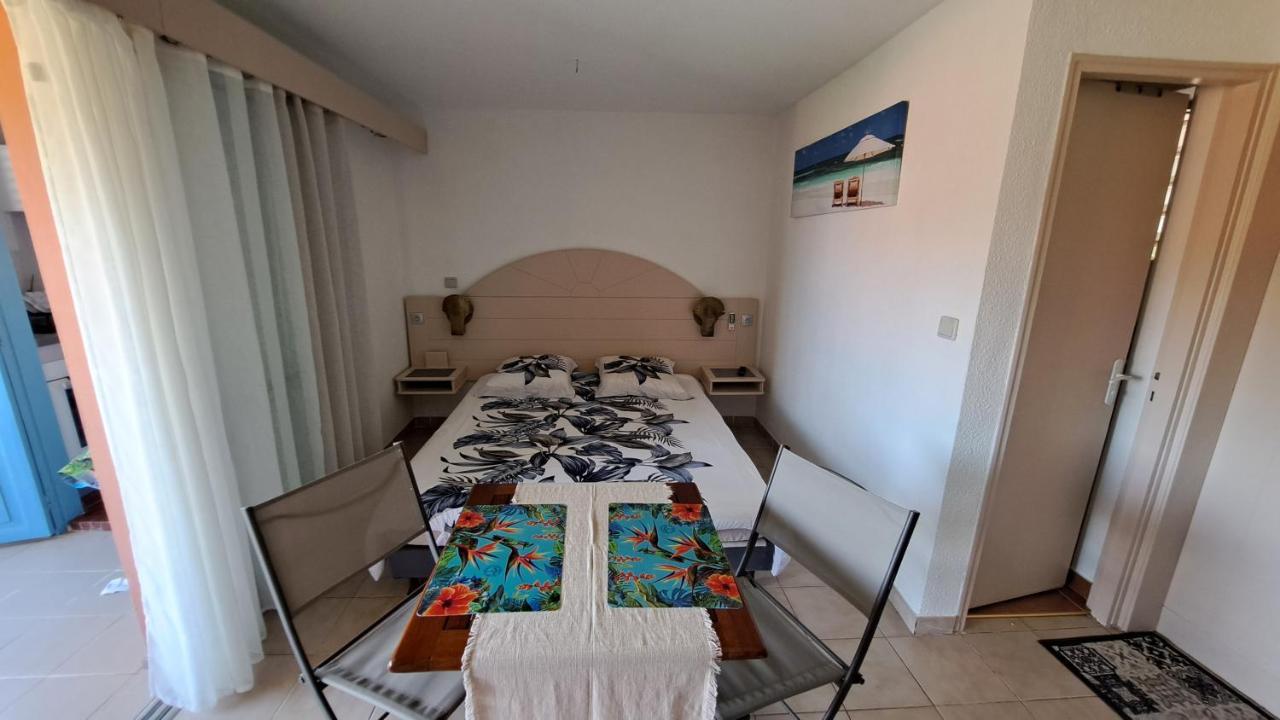 Studio Plage De L'Anse Caritan Сент-Анн Екстер'єр фото